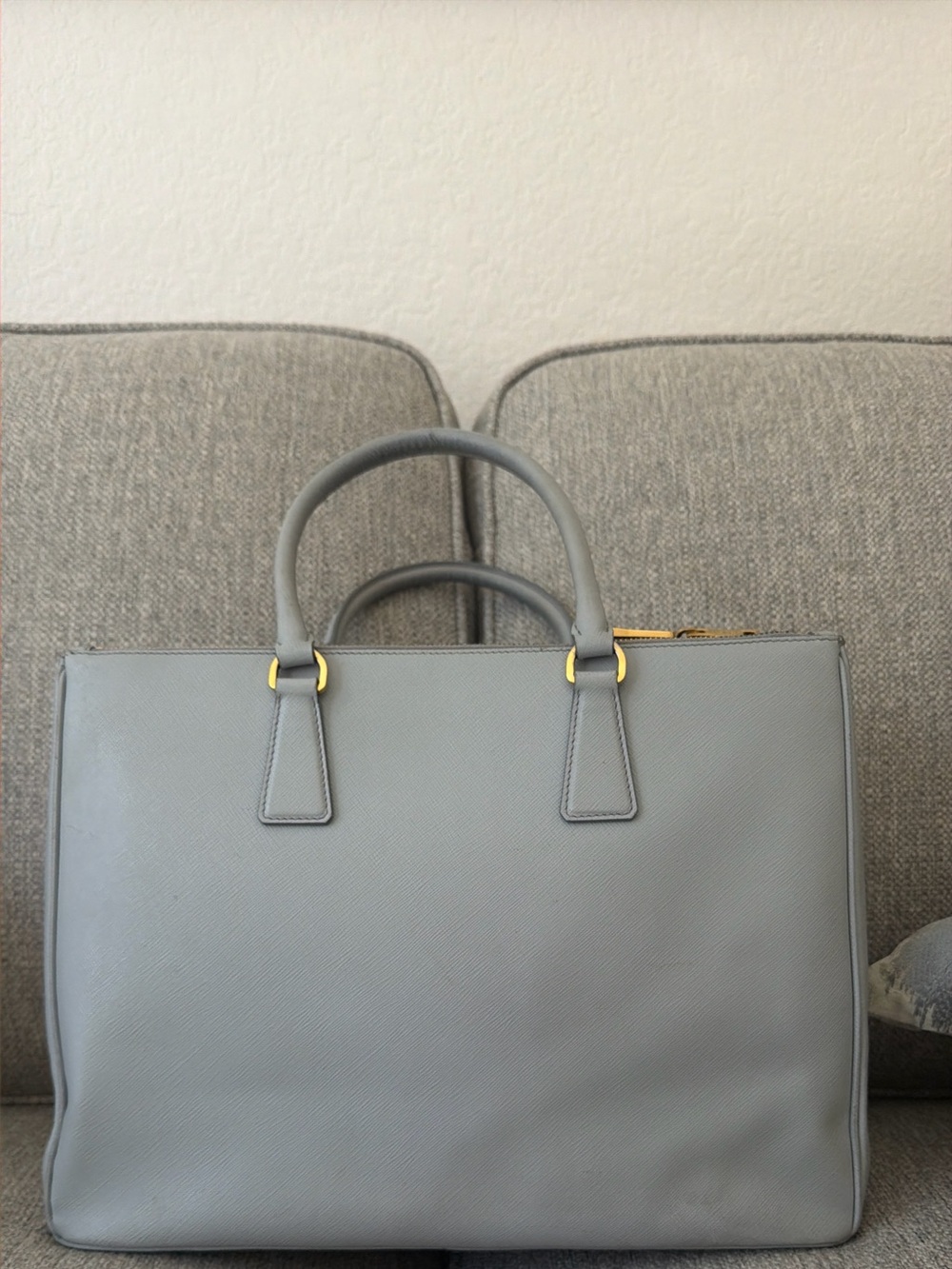 Authentic Prada Saffiano leather bag - Picture 3 of 8